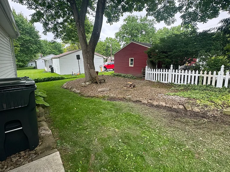 283 Oak St — Photo 22