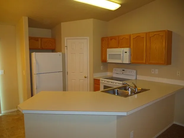 685 W Tern Dr — Photo 4
