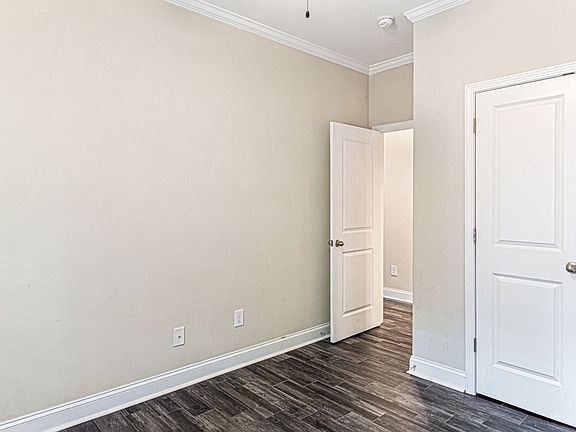 3rd image of 900 Central Dr