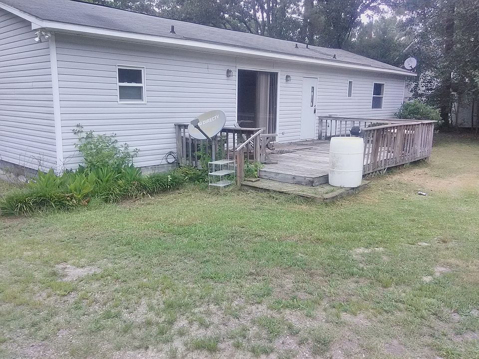 2nd image of 327 Smith St