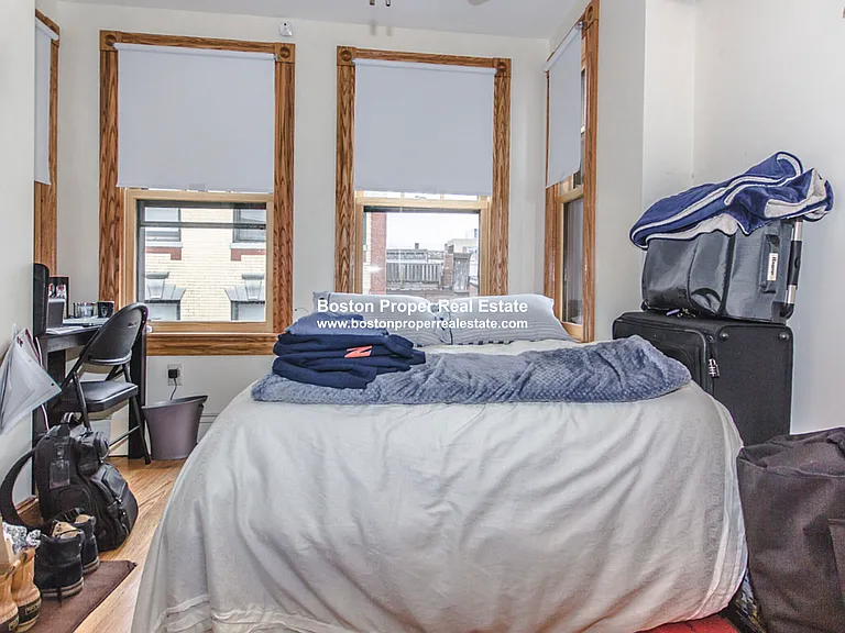 16 S Russell St — Photo 10