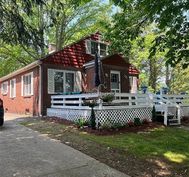 1st image of 125 Stegelske Ave