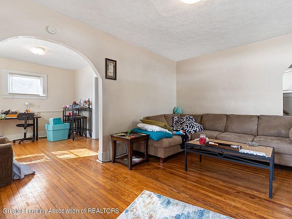 5th image of 1443 Robertson Ave