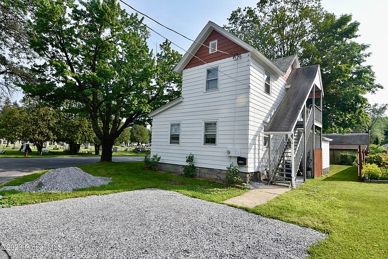 4th image of 152 Hudson Street