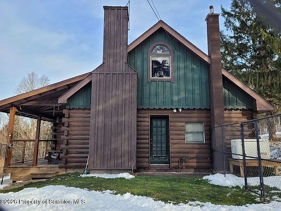 2nd image of 158 Backwoods Ln