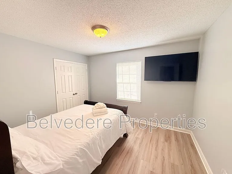 415 N Dudley St — Photo 17