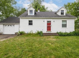 4860 Grange Rd, Clay, NY 13041