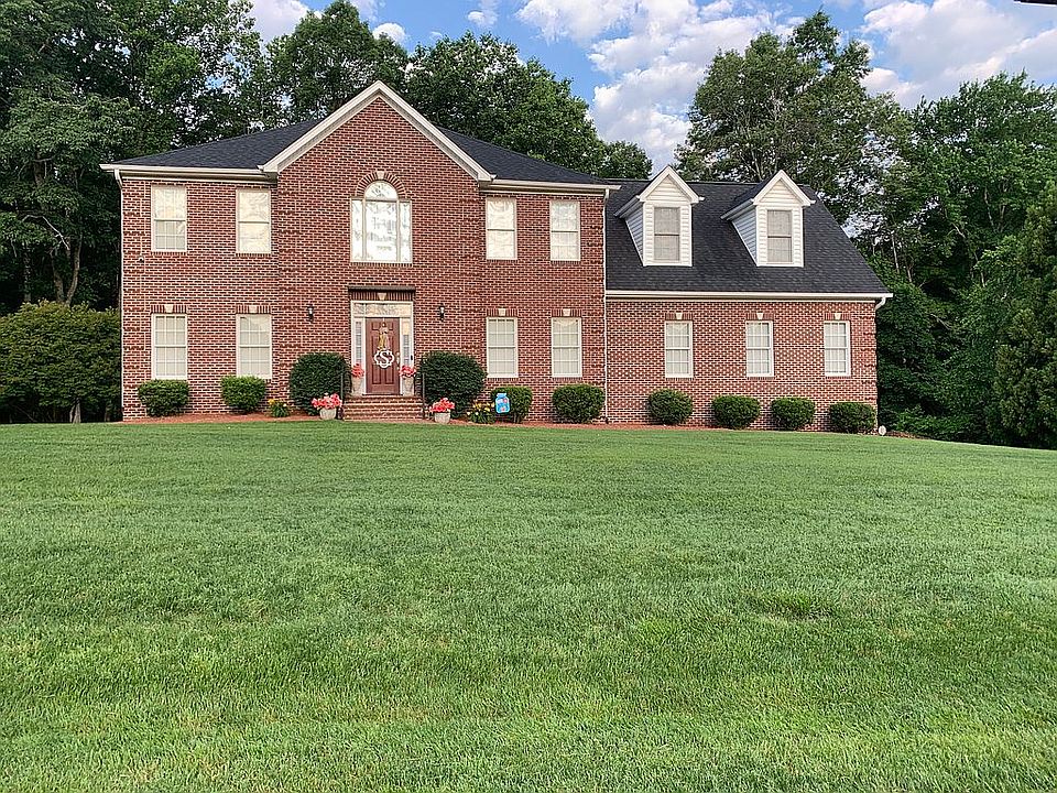 1st image of 111 Hemlock Dr