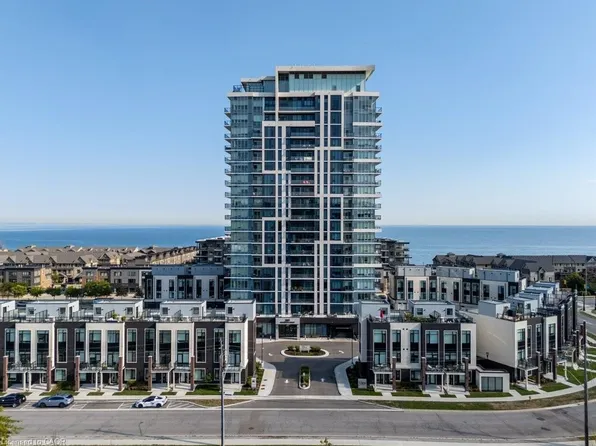 385 Winston Rd #1402, Grimsby, ON L3M 0J3