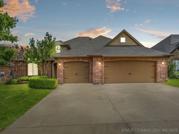 3712 W 107th Ct, Jenks, OK 74037