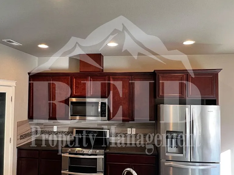 3887 Portside Dr — Photo 11