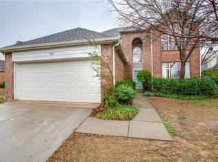 914 Lake Bluff Dr, Lake Dallas, TX 75065