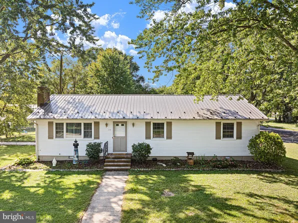 114 W North St, Felton, DE 19943