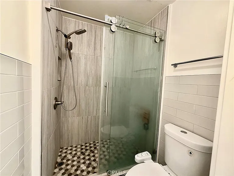 1477 W 20th St #7 — Photo 22