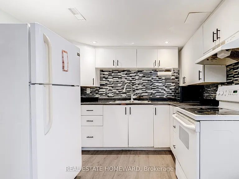 113 Porchester Dr #BASEMENT — Photo 9