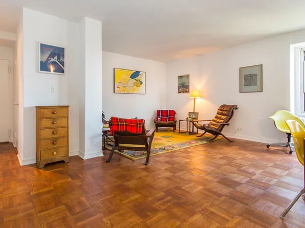 457 Fdr Drive image 1 of 8