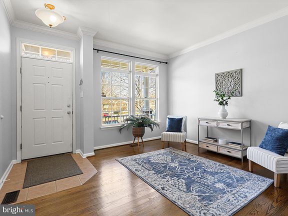 4th image of 5974 Ivy League Dr