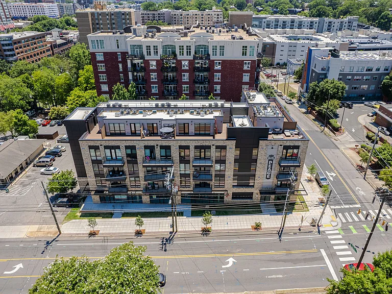 615 Peace St #306 — Photo 33