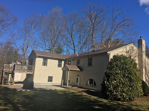 2nd image of 23 Lexington Ln