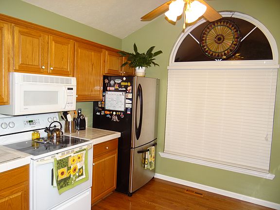 2nd image of 158 Freshfield Dr