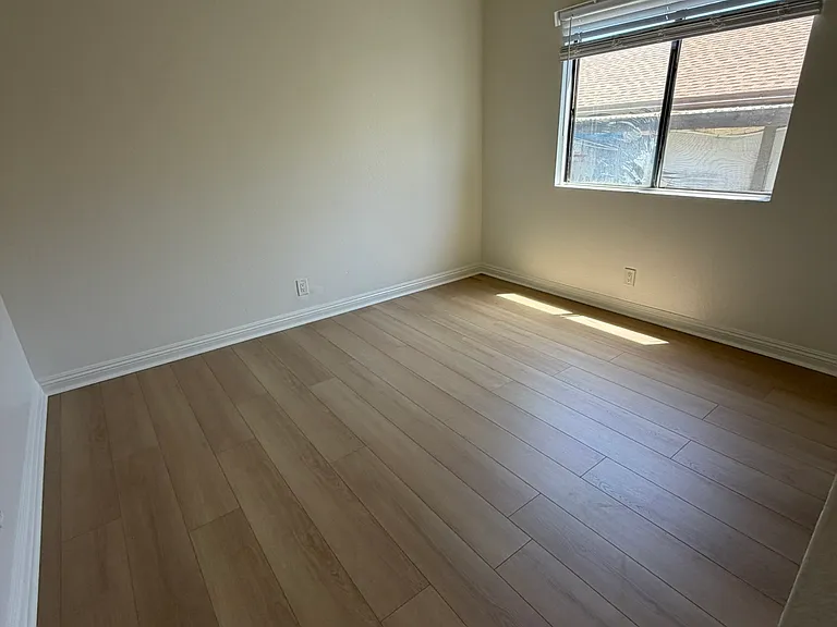 313 E Pine St #18 — Photo 15