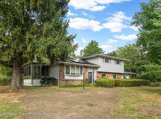 34 Arlyn Dr, Howell, NJ 07731