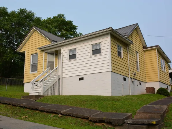 102 Brown Ave, Weston, WV 26452