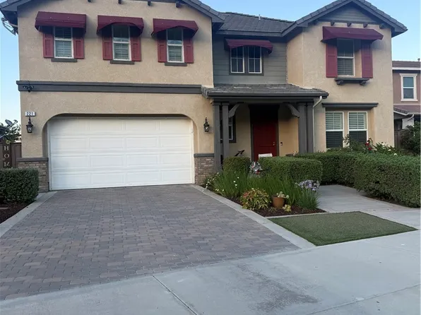 221 Pomegranate St, San Jacinto, CA 92582