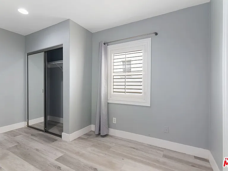 1112 S Highland Ave — Photo 16