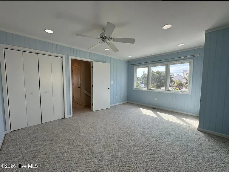 1154 Monroe Ln — Photo 9