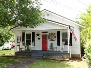 317 Lincoln Ave, Newport, TN 37821