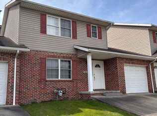 135 Meadow Ridge Dr, Morgantown, WV 26505
