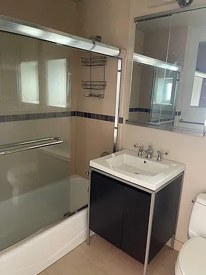 Rented by Bahar Management | media 7