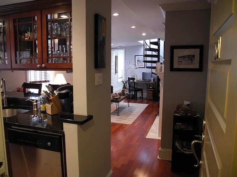 1712 Wallace St #301 — Photo 8