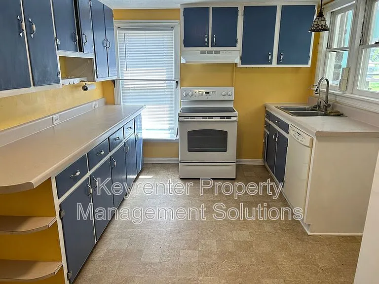 3922 Churchville Ave — Photo 21