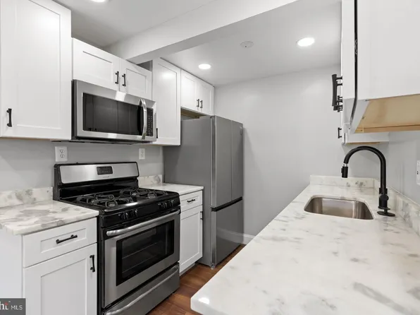 1709 Dutch Village Dr Unit M-394, Landover, MD 20785