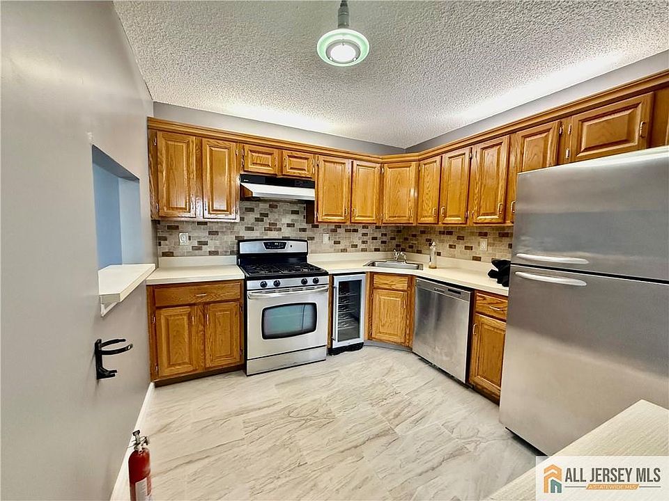 1st image of 31 Voscek Ct