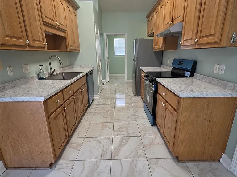 7042 Plank Dr — Photo 10