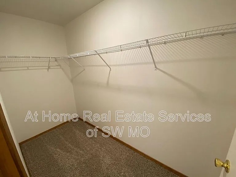 625 S Hazelnut Ave — Photo 11