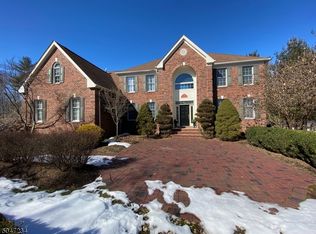 8 Sunnyfield Dr, Annandale, NJ 08801