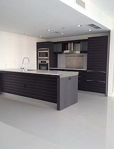 4th image of 200 Biscayne Blvd #3707