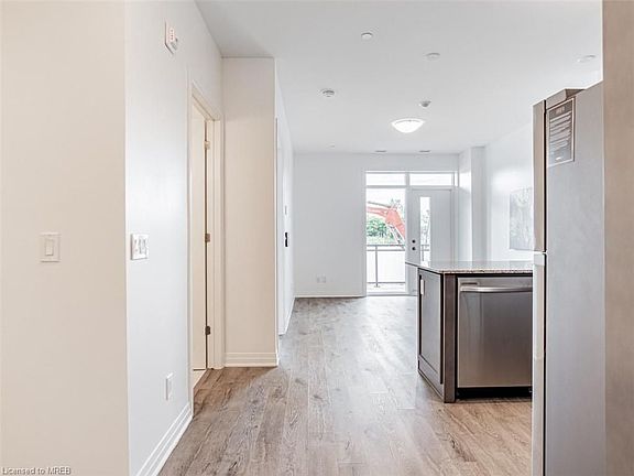 5th image of 95 Dundas St W #2
