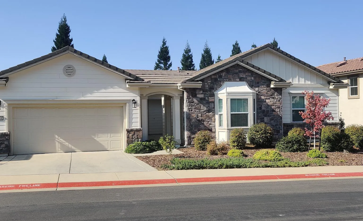 4 bed, 3.5 bath, 3056 sqft, $4,200 — Photo 1