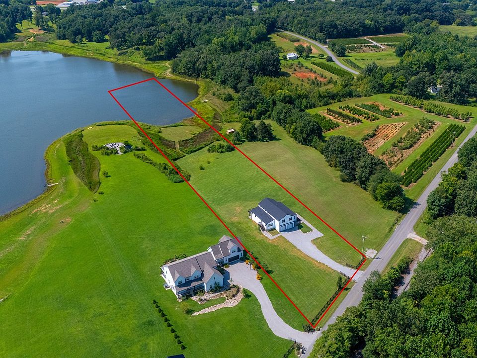 1st image of 702 Starlight Rd