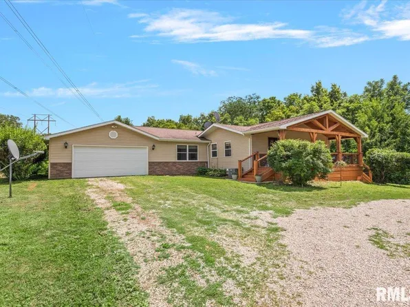 943 E 1025 North Rd, Taylorville, IL 62568