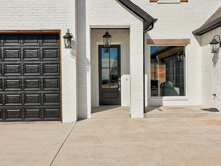 7901 Behr Dr — Photo 5