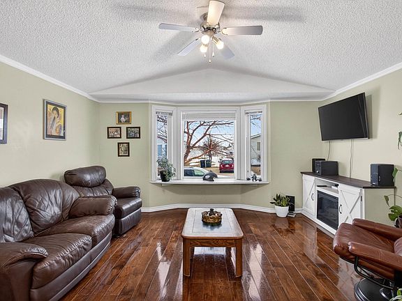 3rd image of 1789 Jubilee Loop