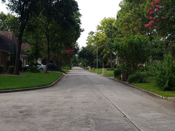 5th image of 7335 Athlone Dr