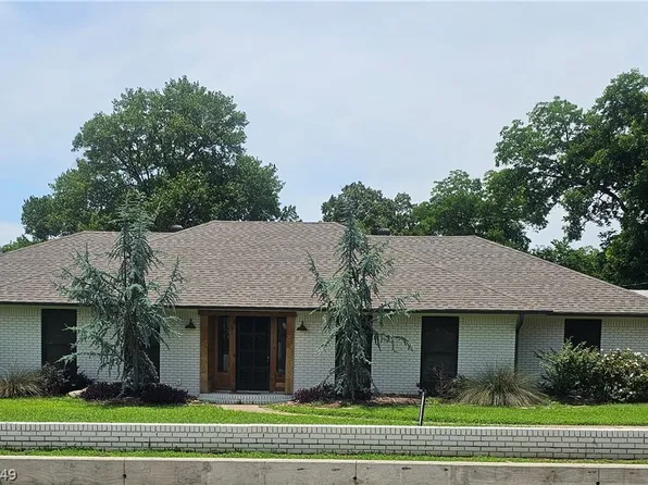 502 N 10th St, Paris, AR 72855