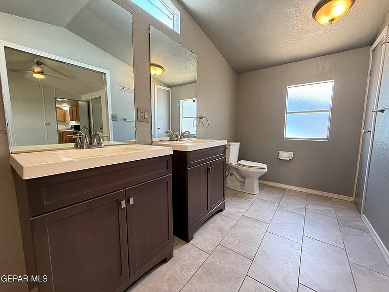 5941 Sixta Dr — Photo 30